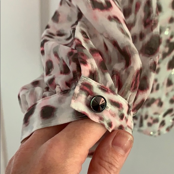 Beautiful Talbots shimmer blouse - small - Picture 4 of 7